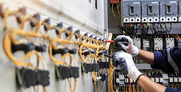 Professional Electrician technician working in Alvarado, TX